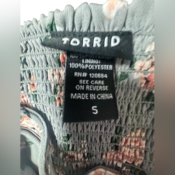 Torrid Floral Camisole in Soft Green - Picture 2 of 2